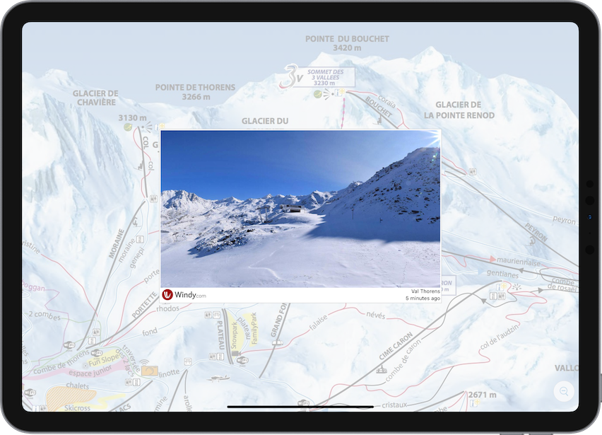 Webcam image displayed on a ski map.